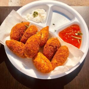 Kurkure paneer fry momos (6 pcs)