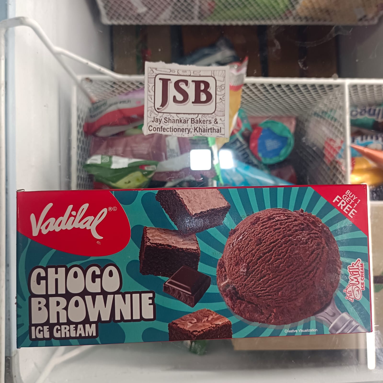 Choco brownie ice cream + 2 tissue