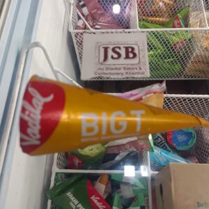 Bigt ice cream + 2 tissue