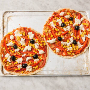 Red paprika sweet corn pizza